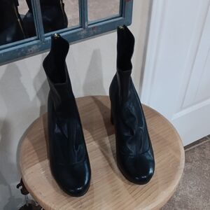 Kenneth Cole Reaction CITY STREETS Black Leather Heeled Boots